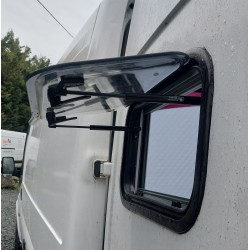 Baie projetable 500 x 300 mm avec Store et Moustiquaire - C Swing