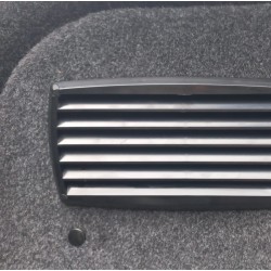 Grille noire 10 x 20 cm à visser