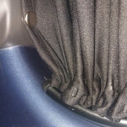 Renault Trafic 3 - Rideaux intérieurs occultants noirs - Coté droite porte coulissante