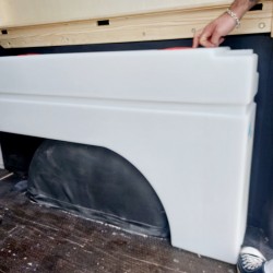 Réservoir eau propre passage de roue 100 litres sans pré-perçage