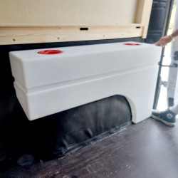 Réservoir eau propre passage de roue 100 litres sans pré-perçage